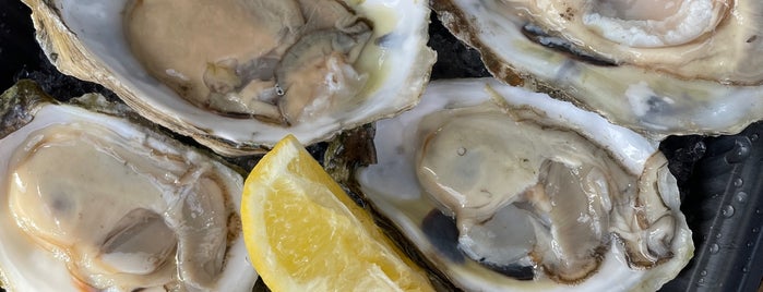 Kingston's Clam Bar is one of LI restaurant to try:.