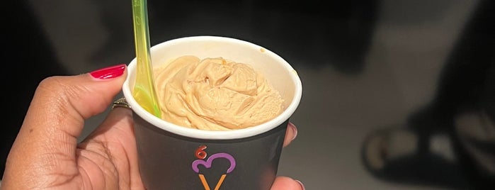 Ice Cream 36 & Coffee is one of New Rio.
