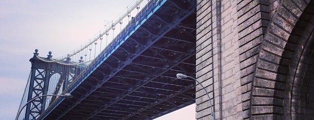Ponte di Manhattan is one of Historic Civil Engineering Landmarks.