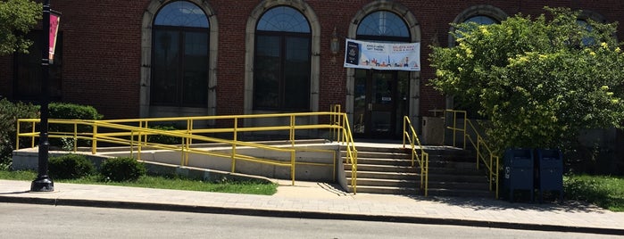 US Post Office is one of สถานที่ที่ Mike ถูกใจ.