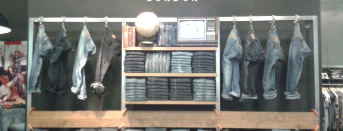 Pepe Jeans Outlet is one of Lugares favoritos de Alberto.