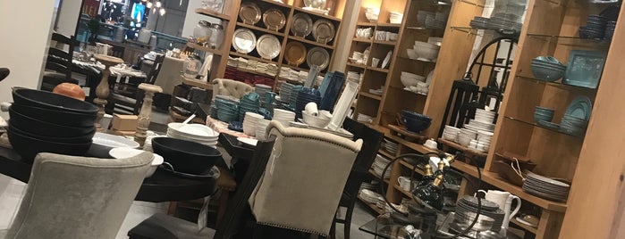 Pottery Barn is one of Lorena’s Liked Places.