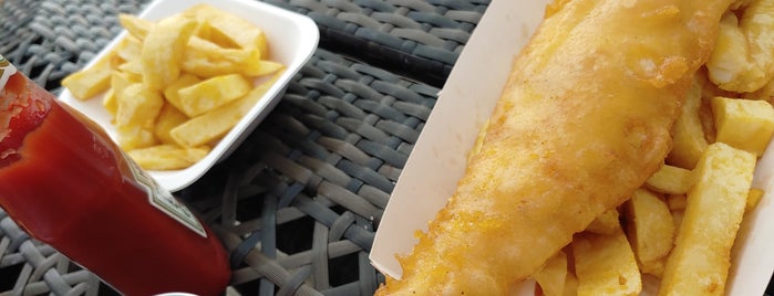 Captains Fish & Chips is one of Simran 님이 좋아한 장소.