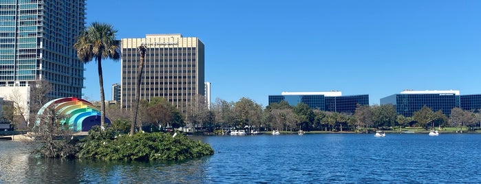 Lake Eola Park is one of Locais curtidos por Charley.