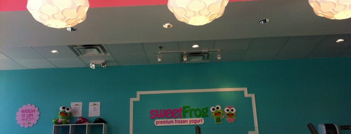 sweetFrog Premium Frozen Yogurt is one of สถานที่ที่ Ganesh ถูกใจ.