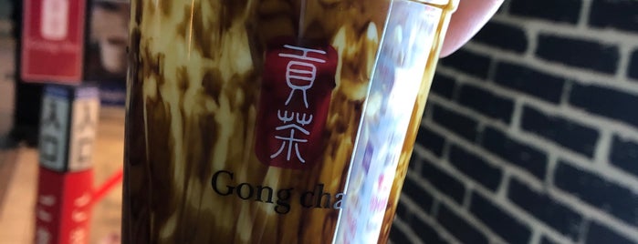 Gong cha 貢茶 is one of Lugares favoritos de 高井.