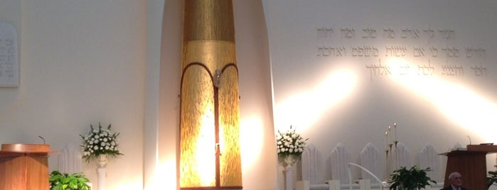 North Shore Congregation Israel is one of Tempat yang Disukai Rick.