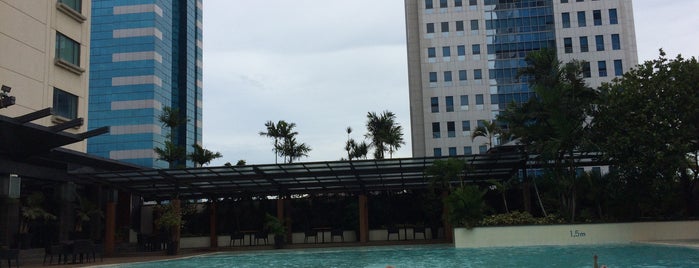 Swimming Pool 5th Floor Hotel Menara Peninsula is one of 53 NP 1.