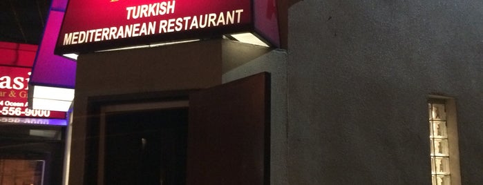 Seaside Turkish Restaurant is one of สถานที่ที่ Lizzie ถูกใจ.