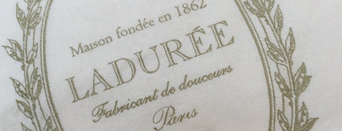 Ladurée is one of Des choses à faire..