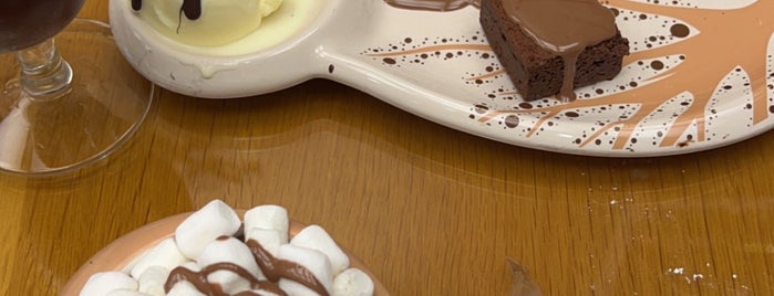 Molten Chocolate Cafe is one of Coffee in riyadh 2.