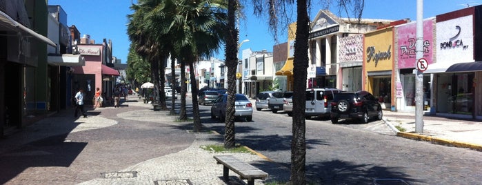 Avenida Monsenhor Tabosa is one of Tempat yang Disukai Rogério.