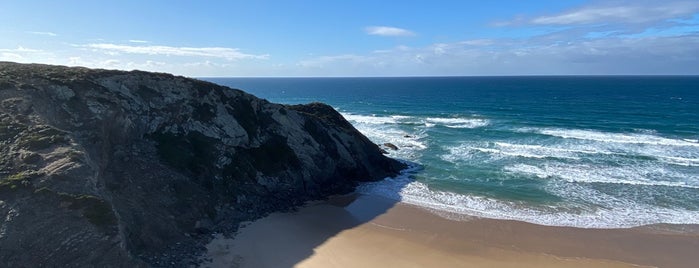 Praia das Adegas is one of Rogil.