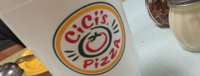 Cici's Pizza is one of Lugares favoritos de Luis.