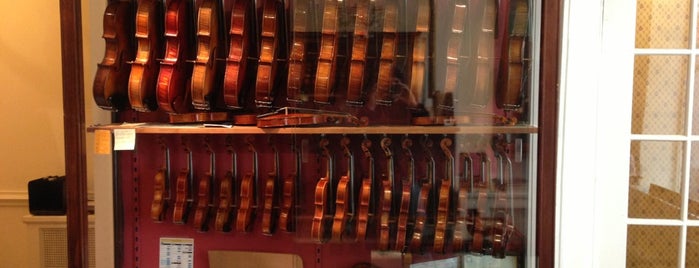 David Michie Violin Shop is one of Tempat yang Disukai Kelsey.