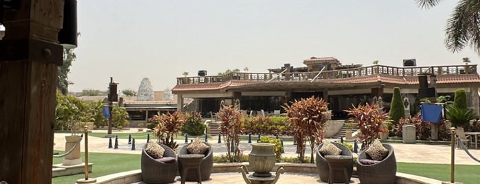 Al Khedewy Restaurant is one of Cairo.