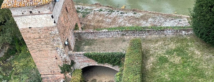 Castello Di Rivalta is one of gite da milano.