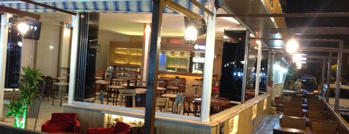 Atlantis People Cafe & Bar is one of izmir.