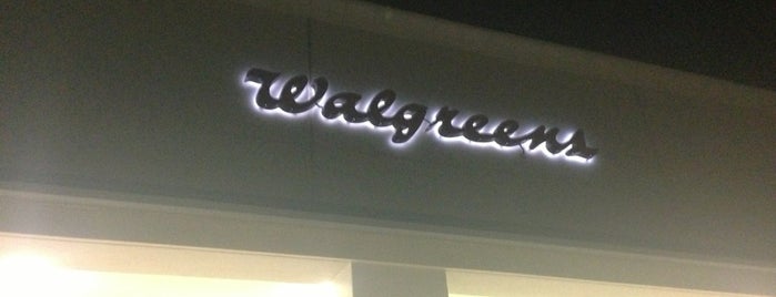 Walgreens is one of Tempat yang Disukai Jawahar.