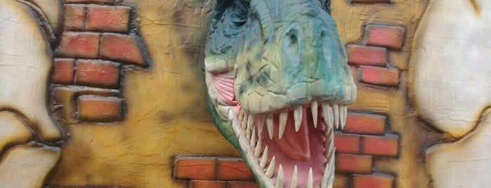 Dinosaurios ANIMATRONICS is one of Lugares favoritos de Roberto J.C..