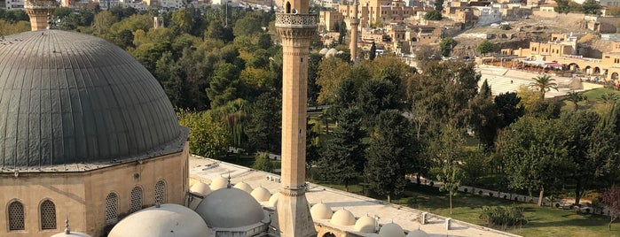 Halilurrahman Hz. İbrahim Dergahı is one of Tempat yang Disukai Mustafa.