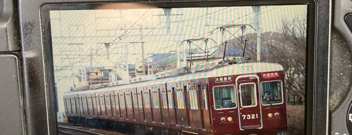 Nishi-muko Station (HK78) is one of 阪急京都本線・千里線・嵐山線の駅.