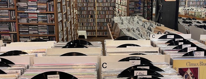 Maximum Underground is one of Vinyl shop.