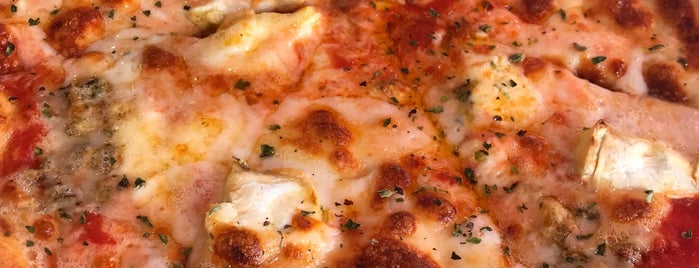 Pizza Pino is one of Locais curtidos por Sercan.