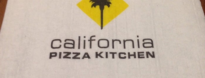 California Pizza Kitchen is one of Favoritos.