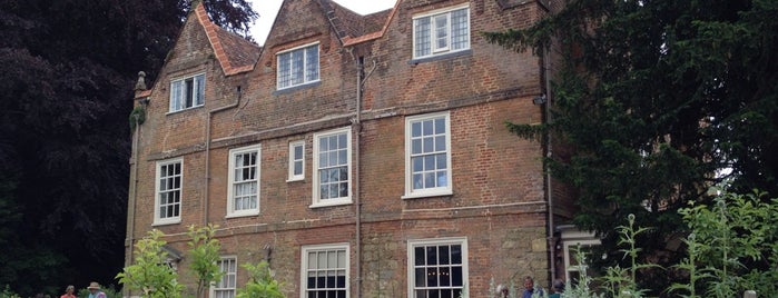 Quebec House is one of Historic Sites of the UK.