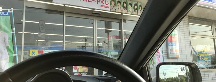 ローソン 札幌東米里店 is one of makkyさんのお気に入りスポット.
