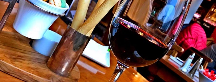 Ebury Wine Bar is one of Locais curtidos por Michael.
