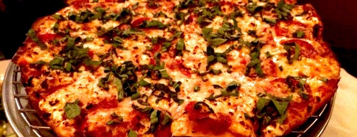 Spinato's Pizzeria is one of Posti che sono piaciuti a Arturo.