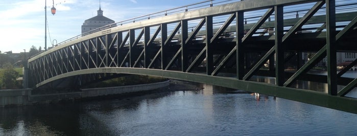 Lake Merritt Foot Bridge is one of Tempat yang Disukai Mitch.