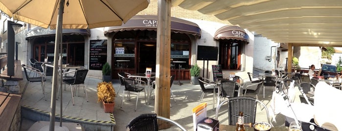 Capri Cafe & Bar is one of restaurantes a visitar.