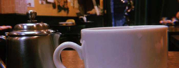 三ノ輪 COFFEE-SNACK 白鳥 is one of 飯尾和樹のずん喫茶.