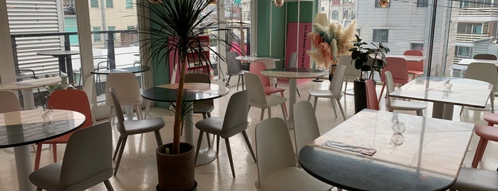 Ban Bossy Boutique is one of Seoul - Cafes/Cakes.