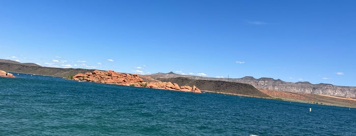 Sand Hollow State Park is one of Utah.