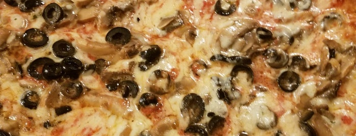 Giuseppe's Pizza and Pasta is one of Lieux sauvegardés par George.
