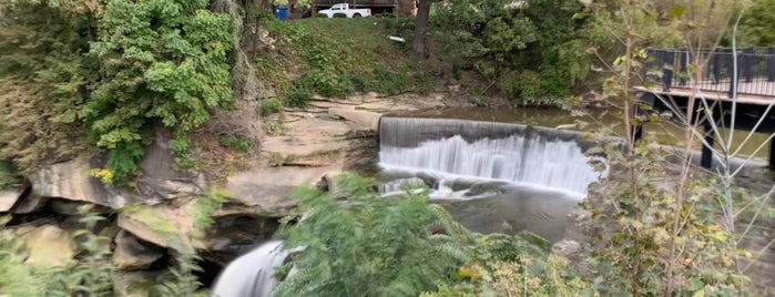 East Falls Riverwalk is one of Orte, die Steve gefallen.