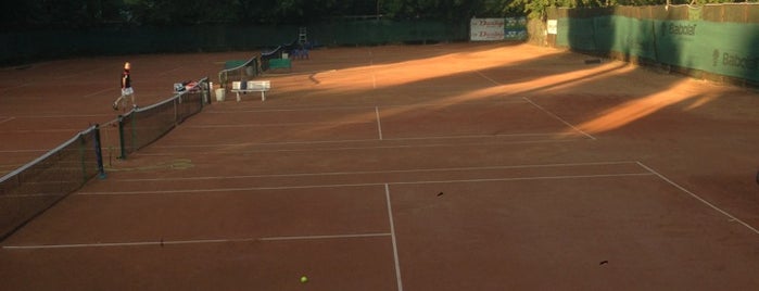 Теннисные корты в Екатерининском парке is one of Gespeicherte Orte von Alexander.