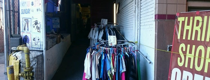 Woodside Thrift Shop is one of Alexanderさんのお気に入りスポット.