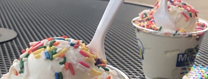 The Meadows Original Frozen Custard is one of Locais curtidos por Jen.