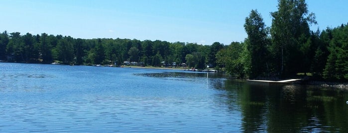 South Lake is one of Tempat yang Disukai Steve.