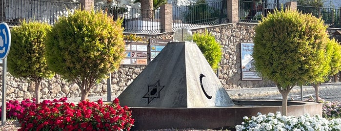 Plaza de las Tres Culturas is one of ESPAÑA ★ Pueblos más Bonitos ★.