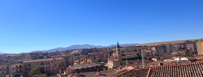 Mirador de Canaleja is one of Segovia.