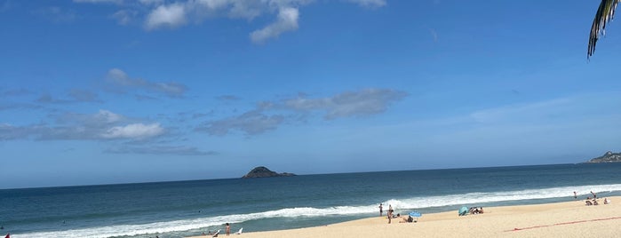 Praia de São Conrado is one of 021.