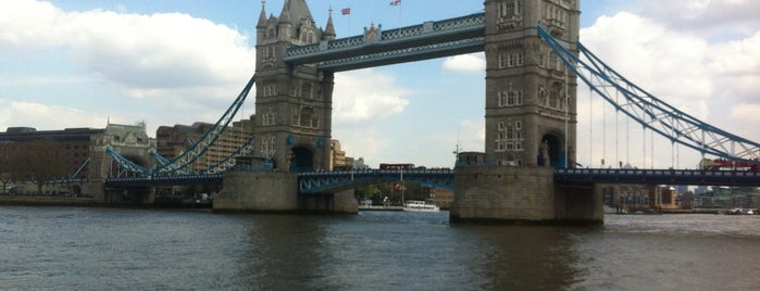 Tower of London Riverside Walk is one of LDN.
