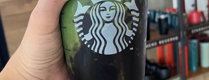 Starbucks is one of Pravit'in Beğendiği Mekanlar.