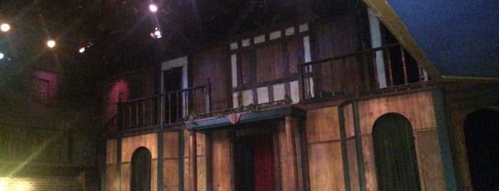 Atlanta Shakespeare Company is one of Tempat yang Disukai Chester.